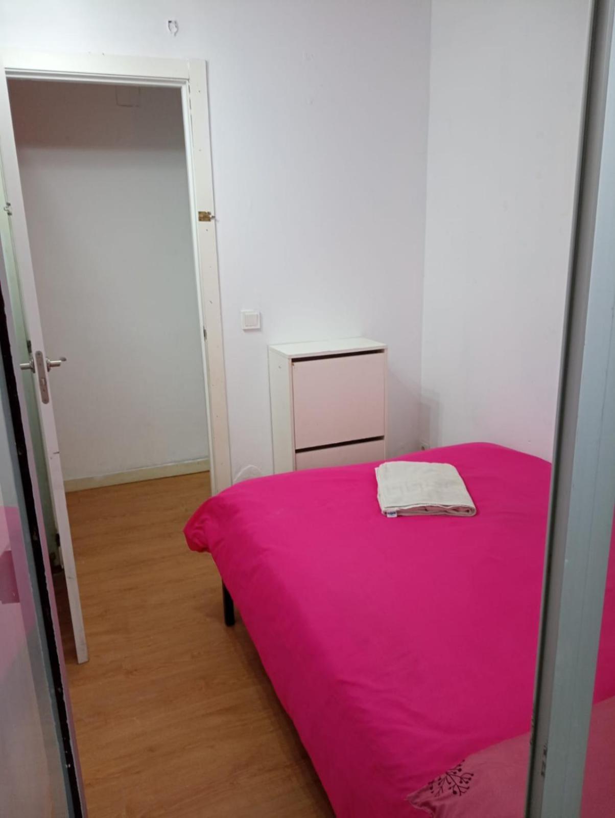 Apartamento 3 Dormitorios En Sanchez Preciados Madrid Exterior photo